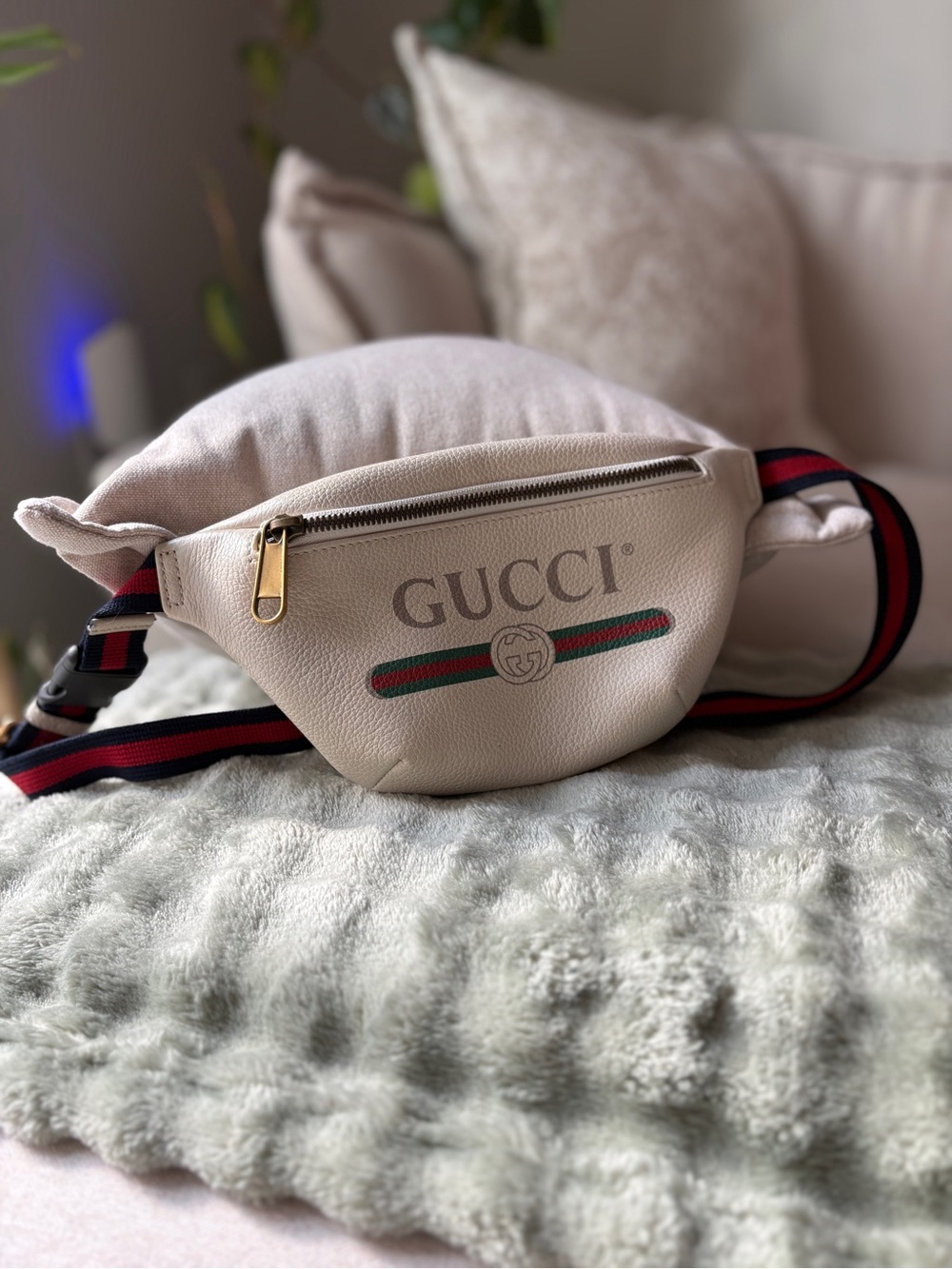 Gucci White Leather Belt Bag with Green-Red Web Stripe